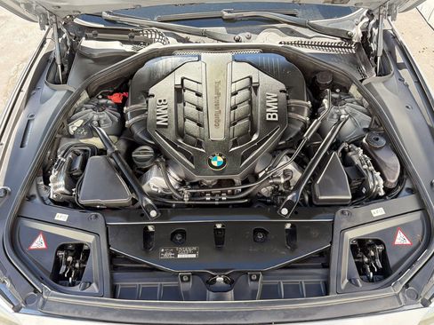 Used 2014 BMW 550i xDrive Sedan image 30