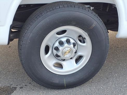 New 2026 Chevrolet Express 2500 w/ Driver Convenience Package image 21