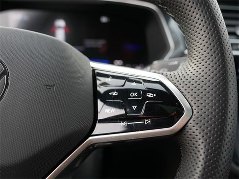 Certified 2024 Volkswagen Tiguan SE R-Line image 26