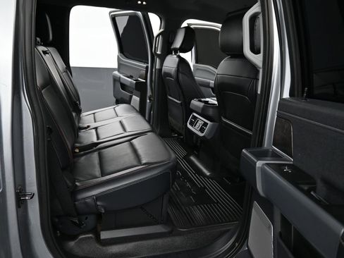 Used 2024 Ford F350 Lariat image 17