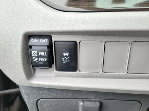Certified 2020 Toyota Sienna XLE FWD image 24