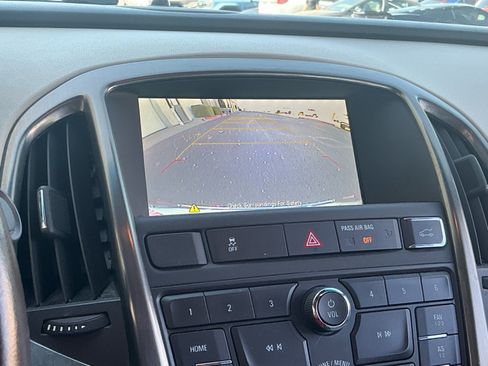 Used 2015 Buick Verano FWD image 28