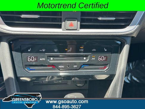 Used 2025 Volkswagen Taos SE FWD image 29