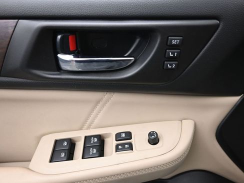 Used 2019 Subaru Outback 3.6R Limited image 16