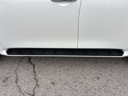 Used 2024 Nissan Armada SL w/ Midnight Edition Package RWD image 17