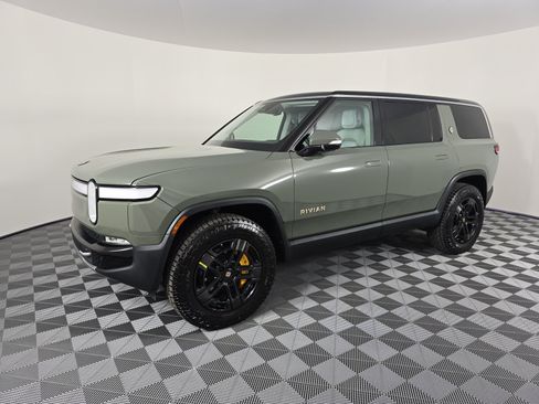 Used 2023 Rivian R1S Launch Edition AWD/4WD image 1