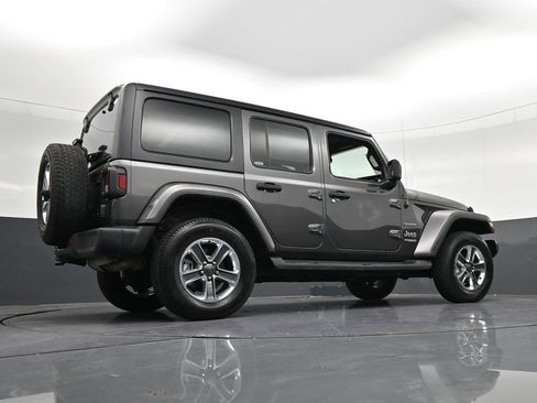 Used 2018 Jeep Wrangler Unlimited Sahara AWD/4WD image 33