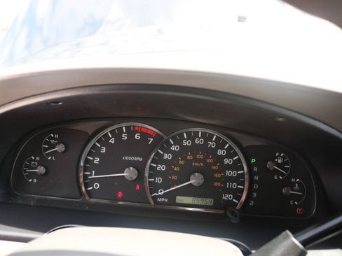 Used 2006 Toyota Sequoia SR5 RWD image 25