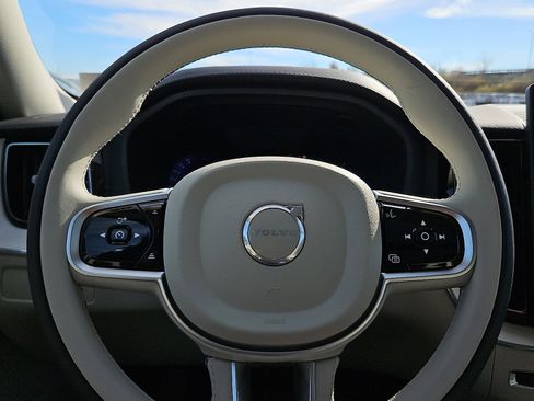 New 2026 Volvo XC60 B5 Ultra w/ Protection Package Premier image 18