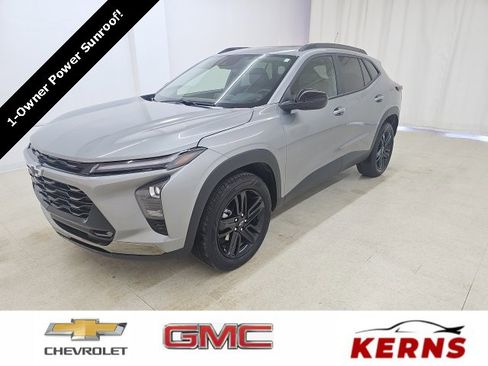 Used 2025 Chevrolet Trax ACTIV w/ Sunroof Package image 1