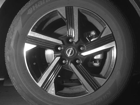 Used 2025 Nissan Sentra SV FWD image 16