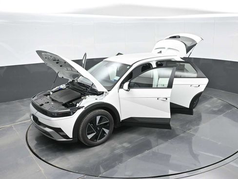 New 2025 Hyundai Ioniq 5 SE image 37