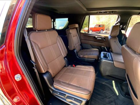 Used 2025 Chevrolet Tahoe High Country w/ Sun And Tow Package image 17