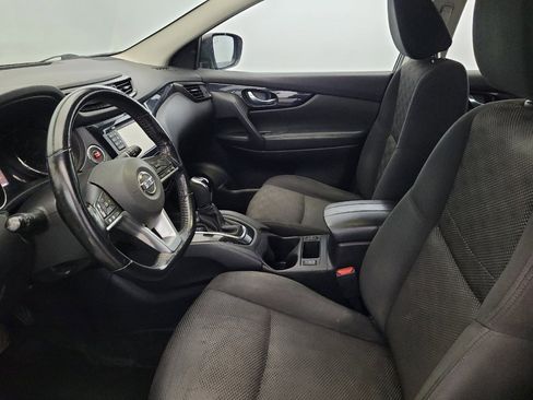 Used 2018 Nissan Rogue Sport SV w/ SV Technology Package AWD/4WD image 17