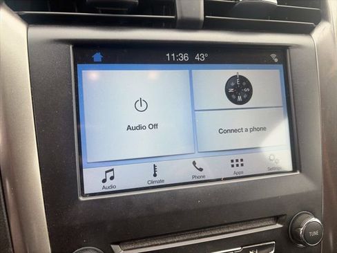 Used 2017 Ford Fusion SE w/ Fusion SE Technology Package image 10