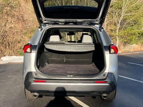 Used 2021 Toyota RAV4 Limited image 24