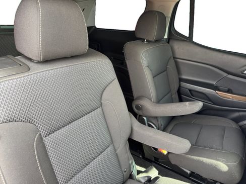 Used 2020 GMC Acadia SLE FWD image 18