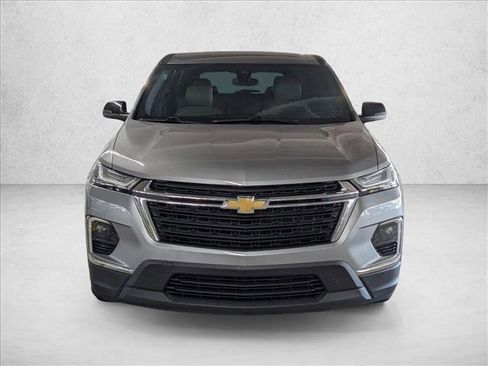 Used 2023 Chevrolet Traverse LS FWD image 2