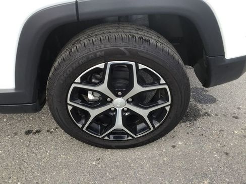 Used 2024 Jeep Compass Limited image 10