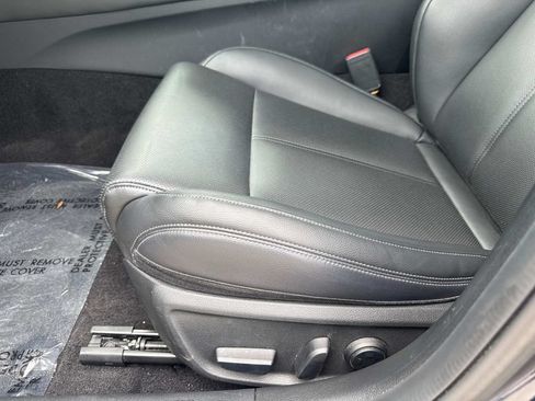 Used 2023 Genesis G70 2.0T RWD image 18