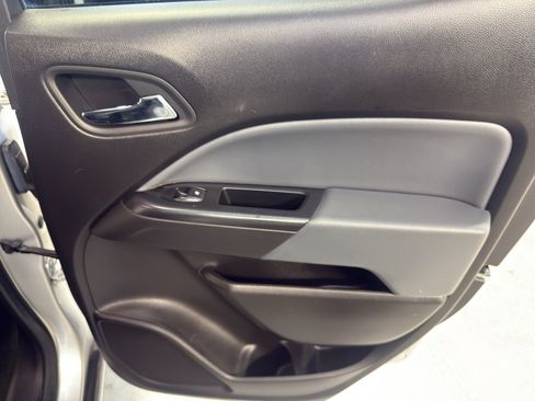Used 2015 Chevrolet Colorado Z71 image 23