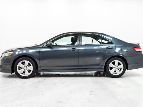 Used 2011 Toyota Camry SE w/ SE Extra-Value Pkg #1 FWD image 22