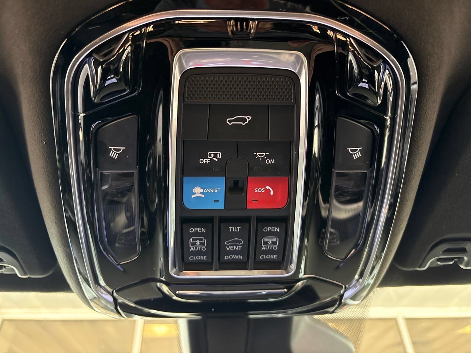 Used 2023 Jeep Grand Wagoneer L Series III AWD/4WD image 27