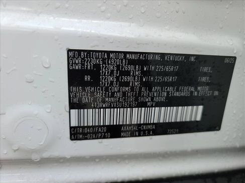 Used 2025 Toyota RAV4 XLE AWD/4WD image 24