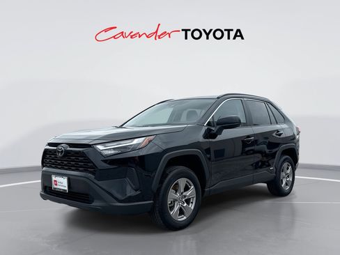 Certified 2025 Toyota RAV4 LE AWD/4WD image 1