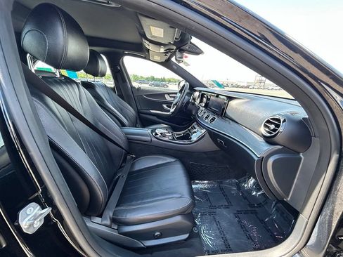 Used 2017 Mercedes-Benz E 300 4MATIC image 8