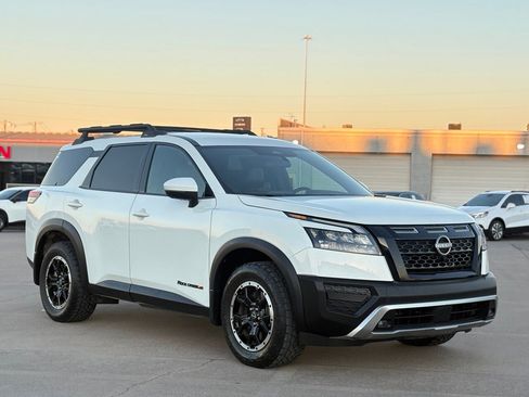 Certified 2023 Nissan Pathfinder Rock Creek image 4