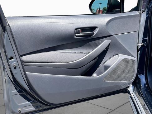 Used 2025 Toyota Corolla LE w/ Convenience Package FWD image 21