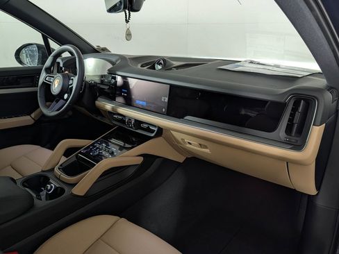 New 2026 Porsche Cayenne AWD/4WD image 19