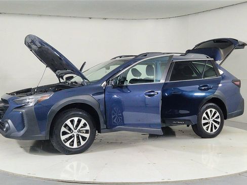 Used 2023 Subaru Outback Premium image 10