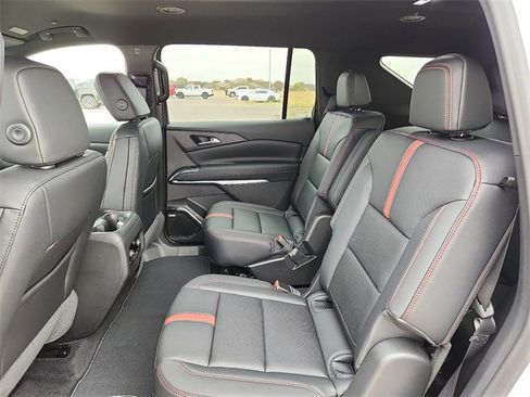 New 2026 Chevrolet Traverse RS image 9