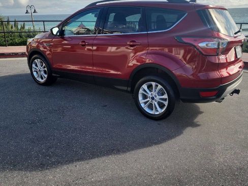 Used 2017 Ford Escape SE w/ SE Leather Comfort Package FWD image 7