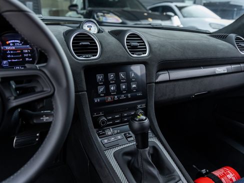 Used 2025 Porsche 718 Cayman GT4 RS image 38