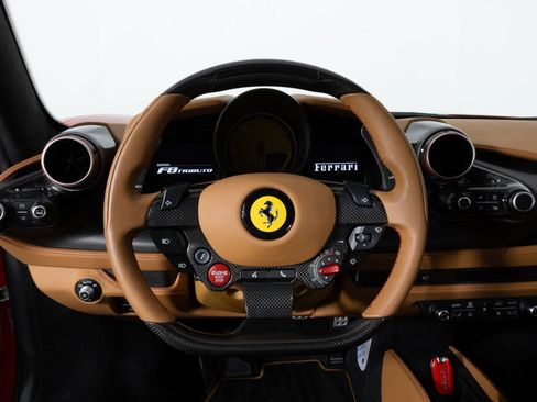 Used 2022 Ferrari F8 Tributo image 31