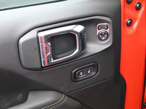 New 2025 Jeep Gladiator Sport image 18