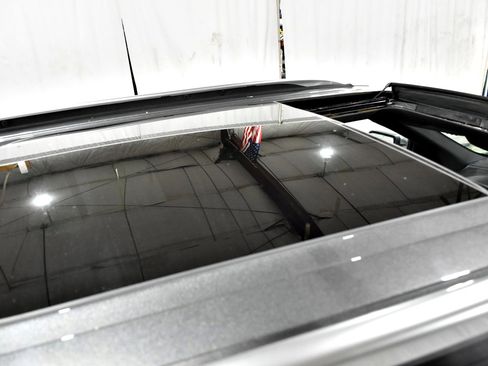 Used 2017 Ford Explorer Platinum image 20