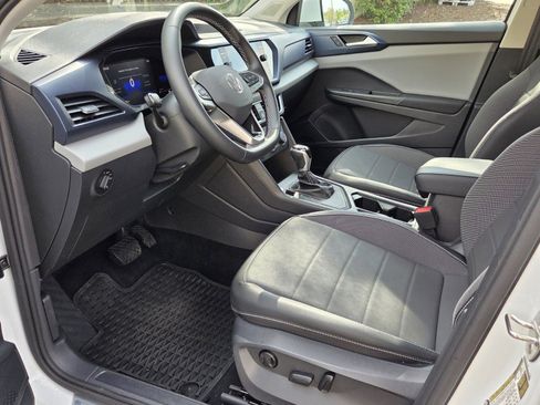 Used 2022 Volkswagen Taos SE image 14