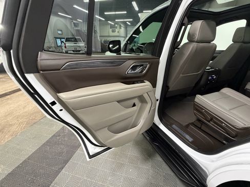 Used 2023 GMC Yukon SLT image 25