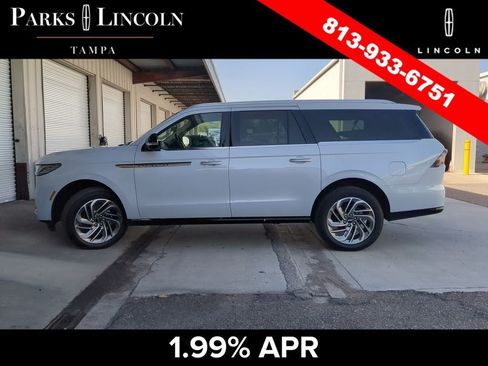 Used 2025 Lincoln Navigator L Reserve AWD/4WD image 5