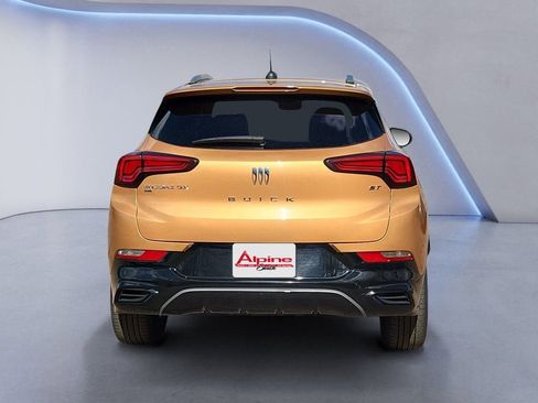 Used 2024 Buick Encore GX Sport Touring image 4