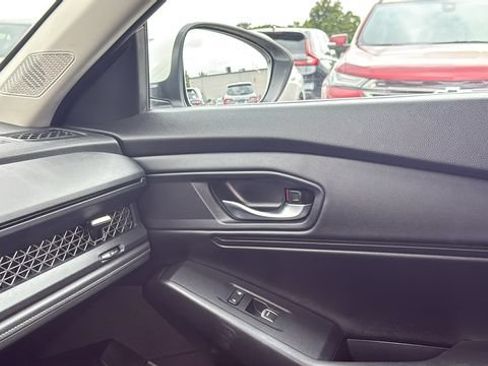Used 2023 Honda Accord EX image 19