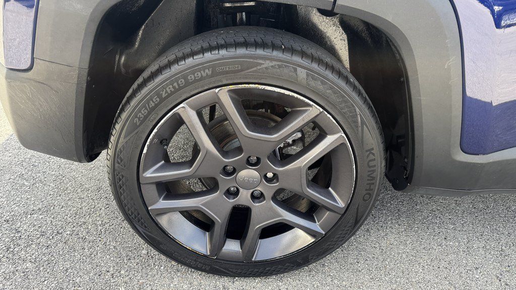 Used 2021 Jeep Renegade Latitude FWD image 12