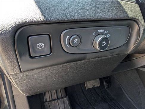 Used 2018 Buick Enclave Essence w/ Trailering Package FWD image 33