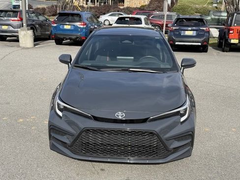 Used 2024 Toyota Corolla SE image 2
