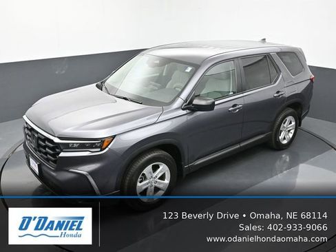 Used 2023 Honda Pilot LX image 16