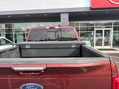 Used 2017 Ford F150 Lariat w/ Equipment Group 502A Luxury AWD/4WD image 5